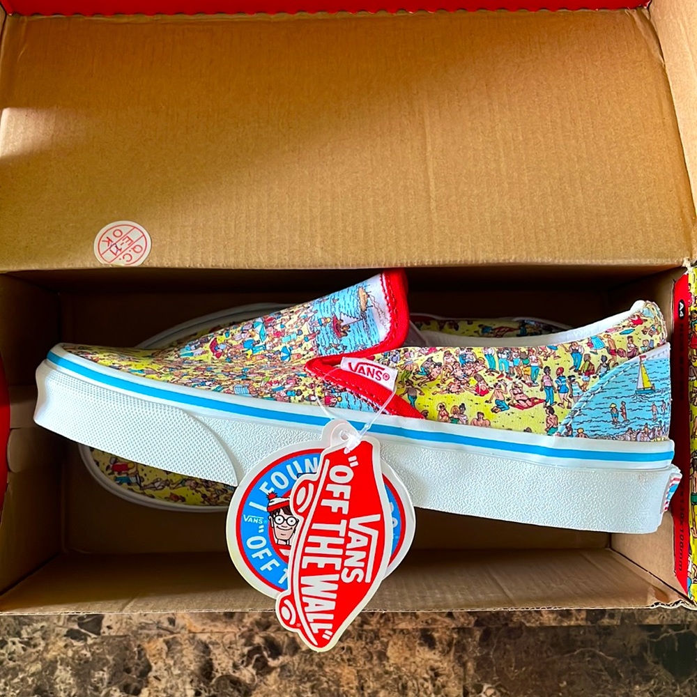 Vans unisex where’s Waldo special edition slip on men size 4 women size 5.5